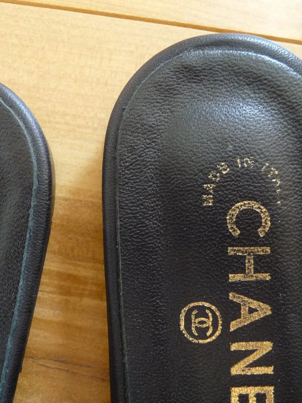 CHANEL CAMELIA BLAK LAMB LEATHER FLAT MULES SZE  EU40 /US 9 EXCELLENT CONDITION